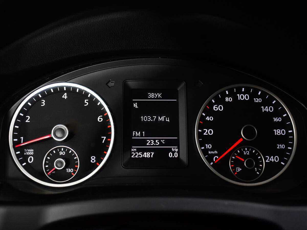 Купить Volkswagen Tiguan, 2011, 225 486 км, фото №9