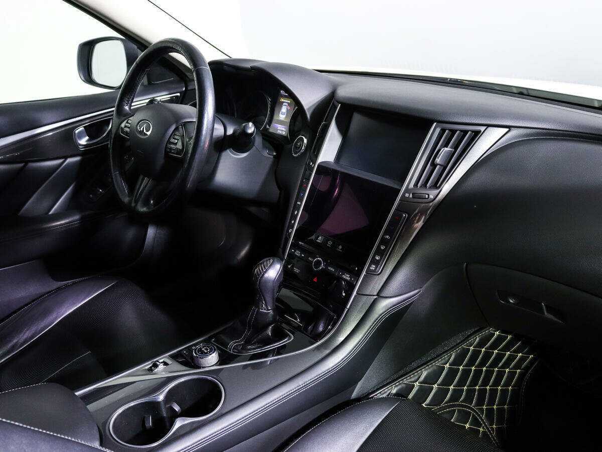 Купить Infiniti Q50, 2015, 204 947 км, фото №9