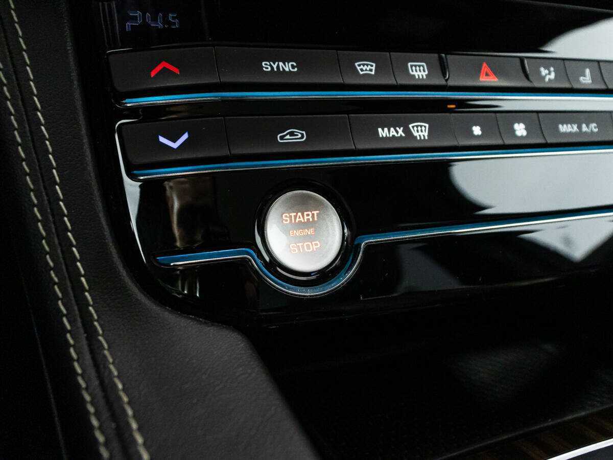 Купить Jaguar F-Pace, 2017, 137 396 км, фото №18