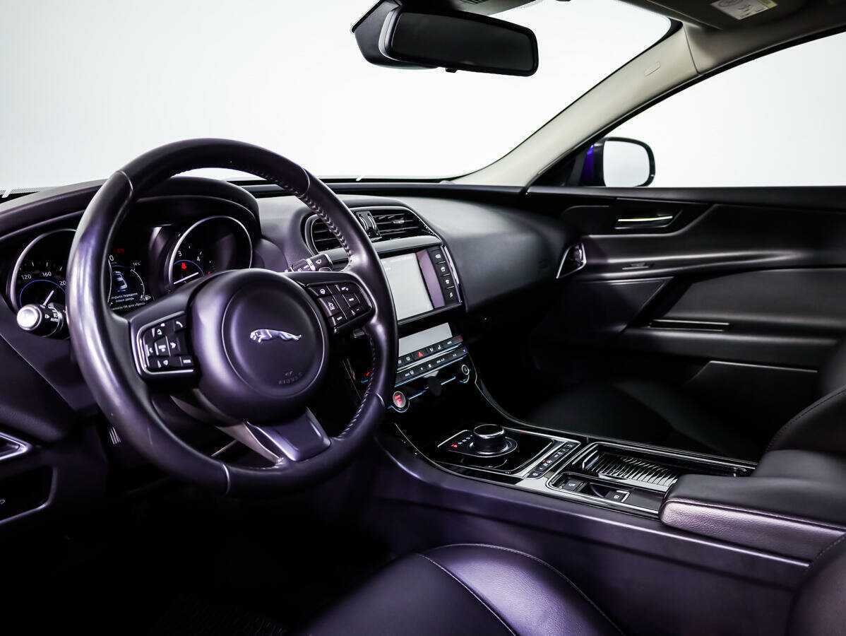 Купить Jaguar XE, 2017, 70 843 км, фото №10