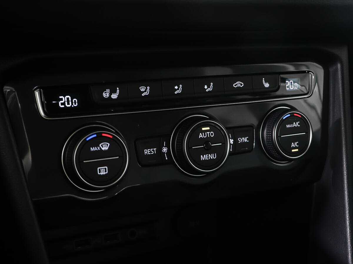 Купить Volkswagen Tiguan, 2018, 45 214 км, фото №19