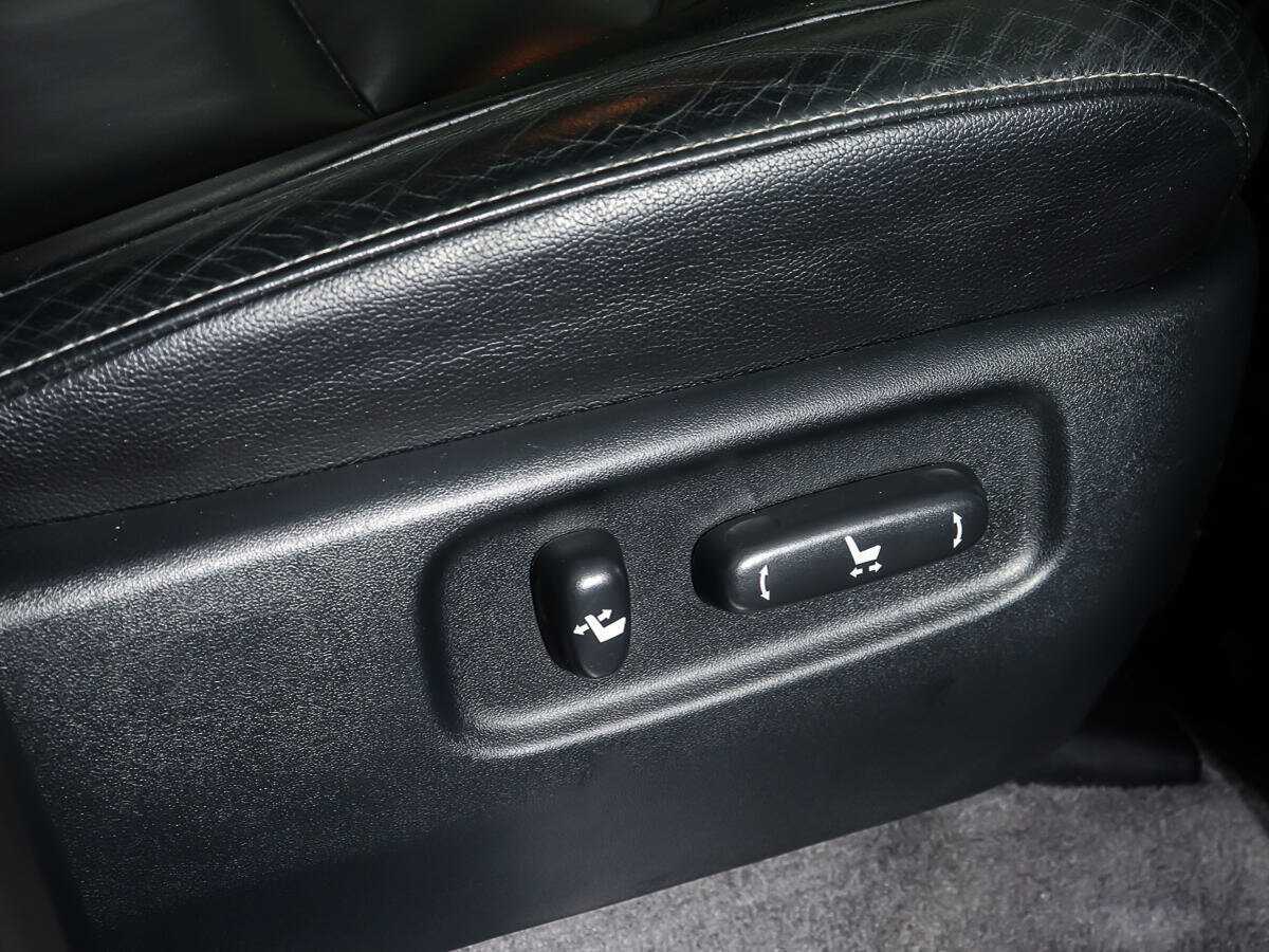 Купить Toyota Land Cruiser, 2011, 301 457 км, фото №16