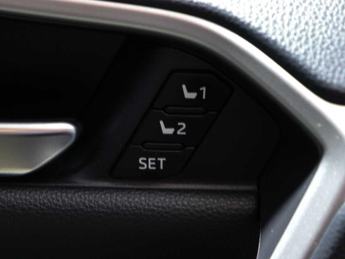 Купить Toyota RAV4, 2020, 72 800 км, фото №25