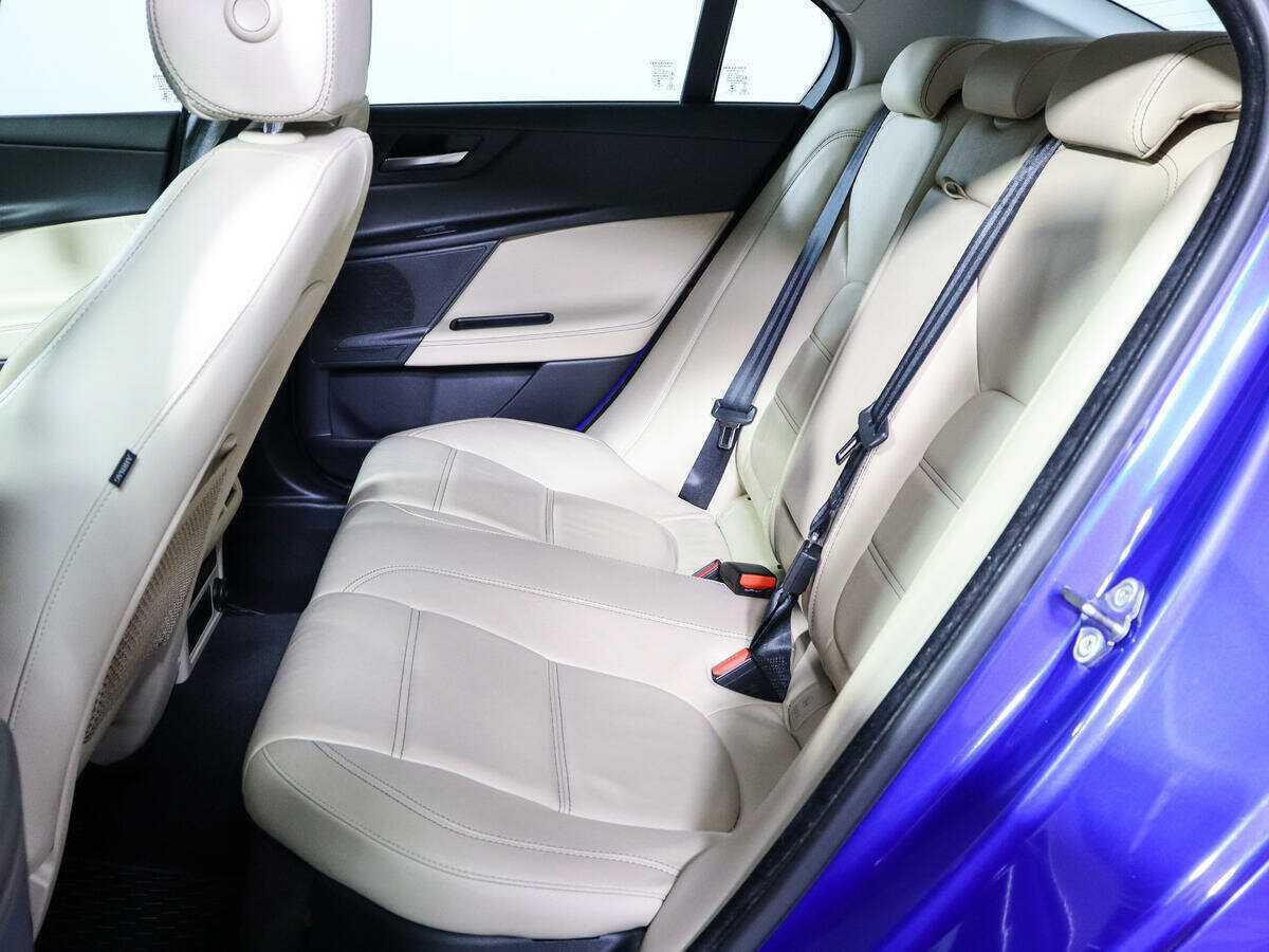 Купить Jaguar XE, 2016, 66 105 км, фото №9