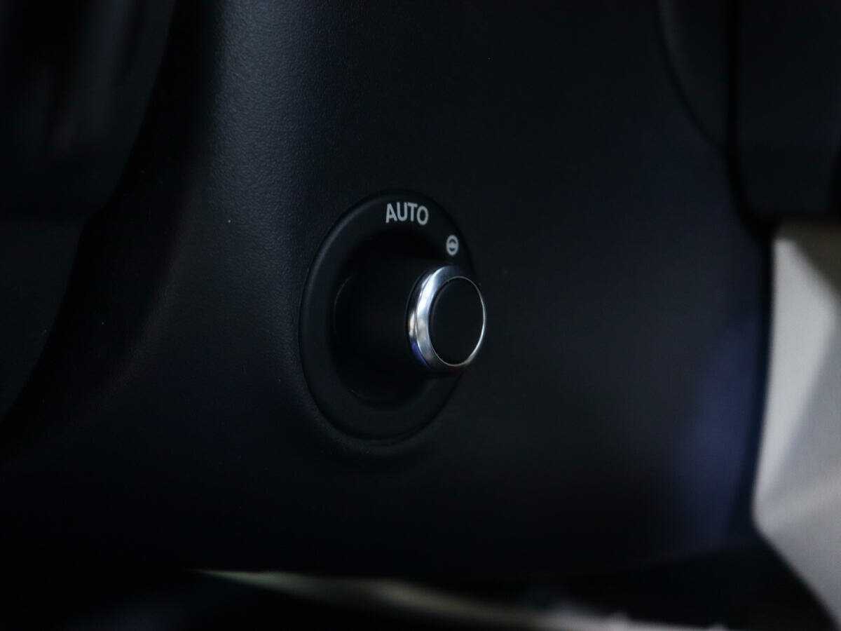 Купить Jaguar XE, 2016, 66 105 км, фото №22