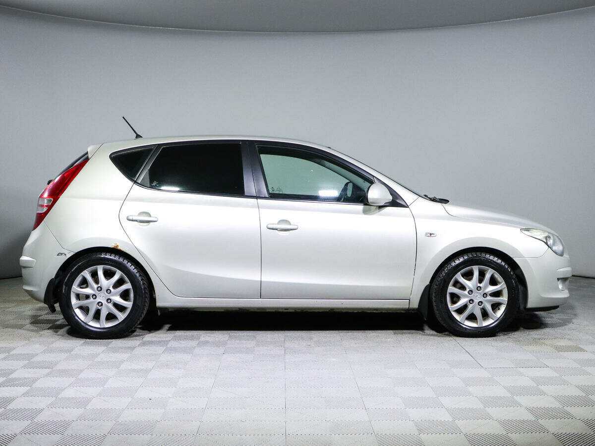 Купить Hyundai i30, 2009, 268 934 км, фото №4