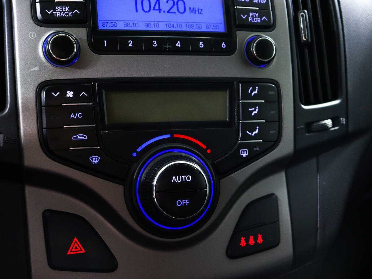 Купить Hyundai i30, 2009, 268 934 км, фото №15