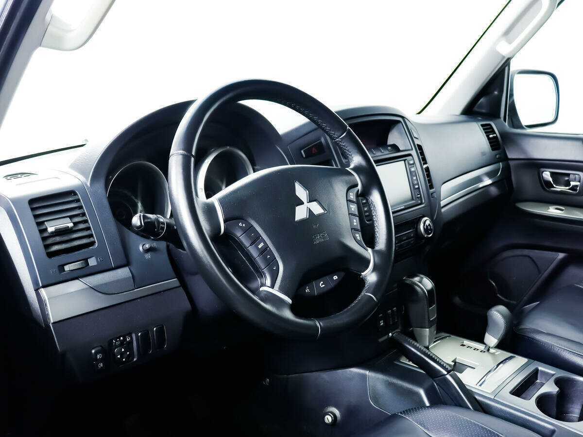 Купить Mitsubishi Pajero, 2011, 262 349 км, фото №10