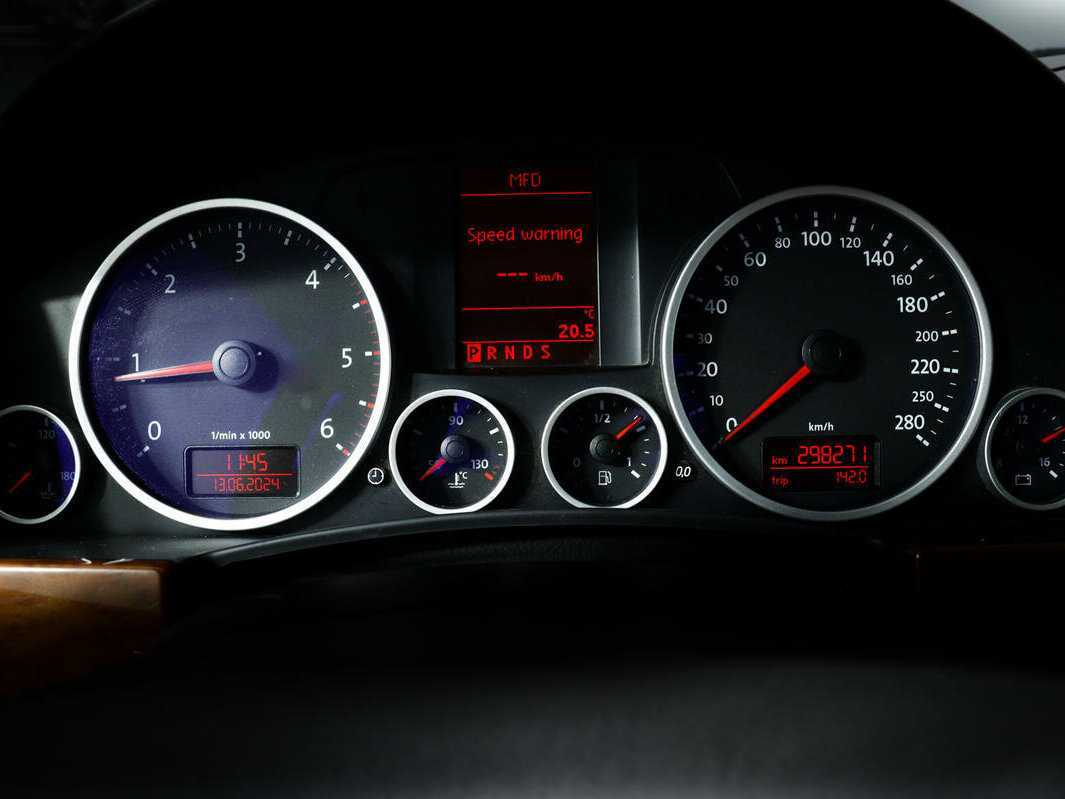 Купить Volkswagen Touareg, 2007, 298 270 км, фото №10