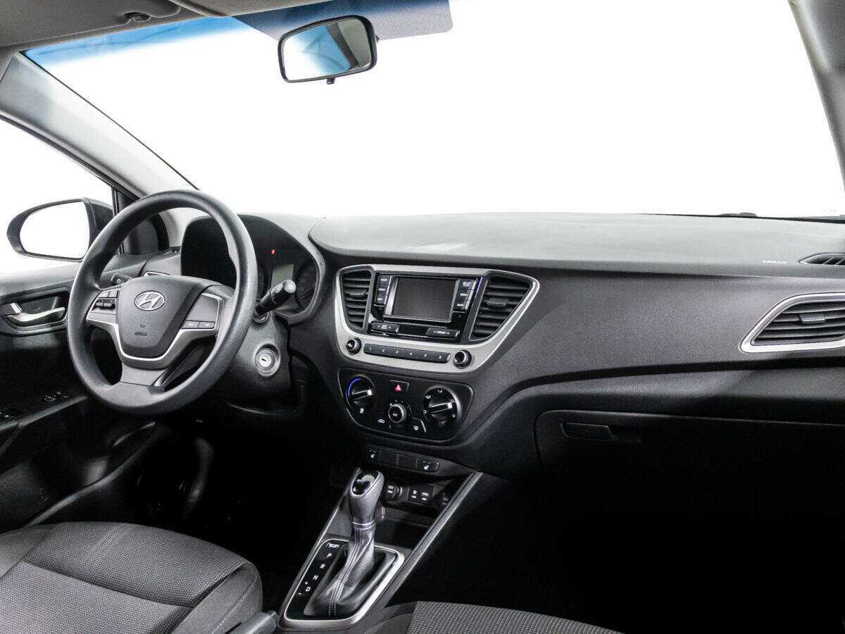 Купить Hyundai Solaris, 2017, 82 946 км, фото №9