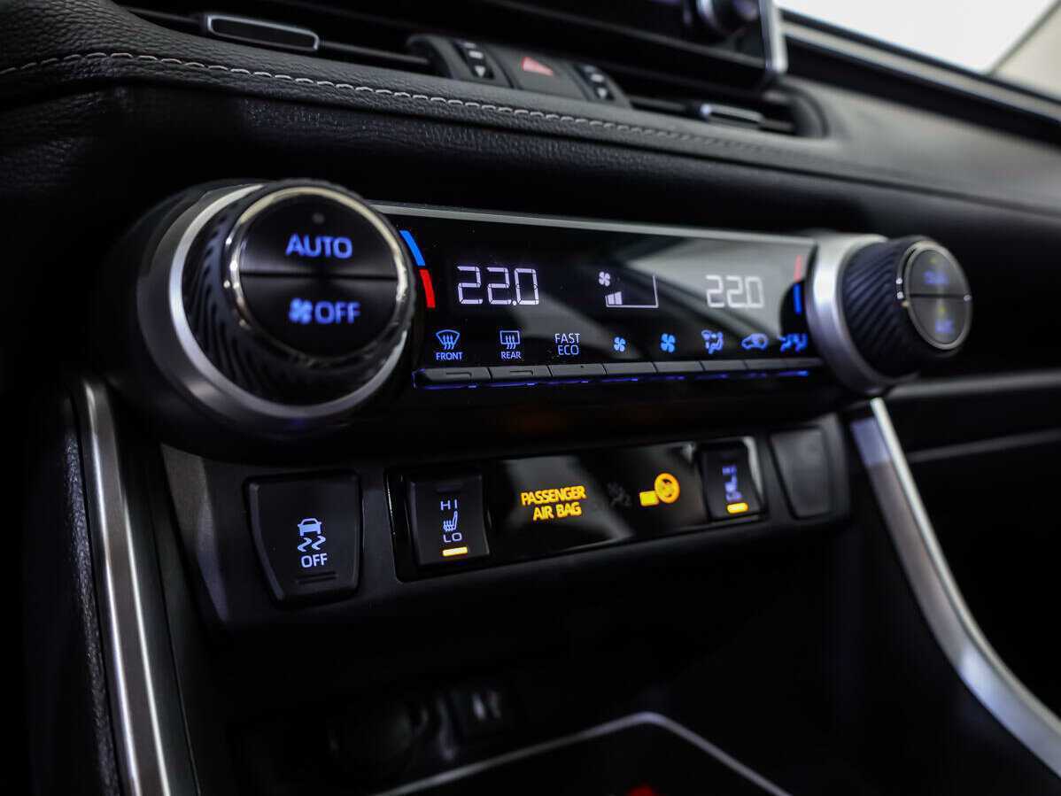 Купить Toyota RAV4, 2020, 69 982 км, фото №12