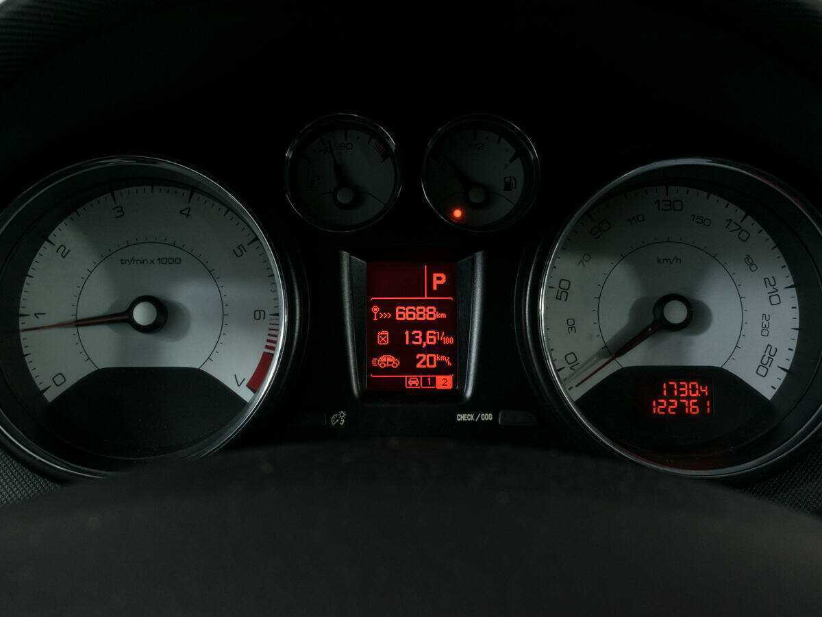 Купить Peugeot 308, 2011, 122 760 км, фото №15