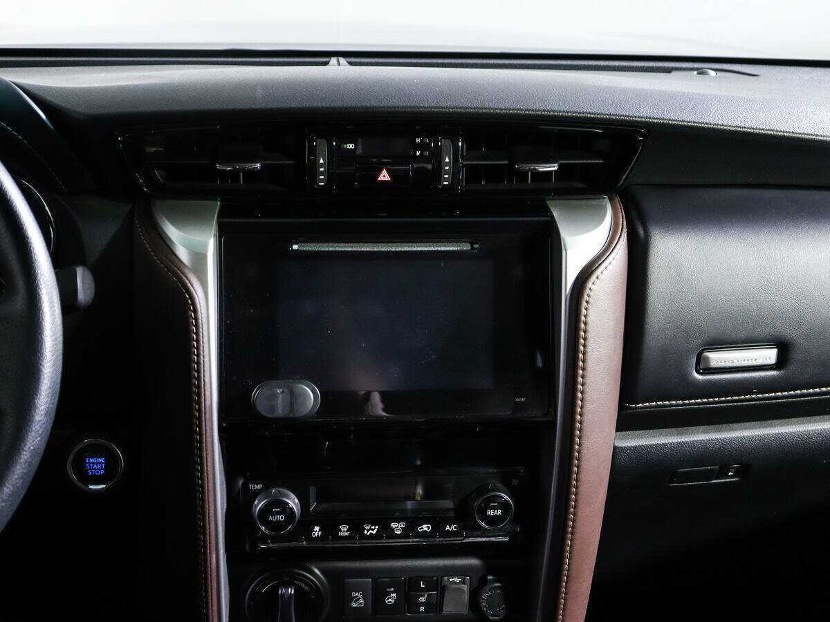 Купить Toyota Fortuner, 2017, 63 500 км, фото №11