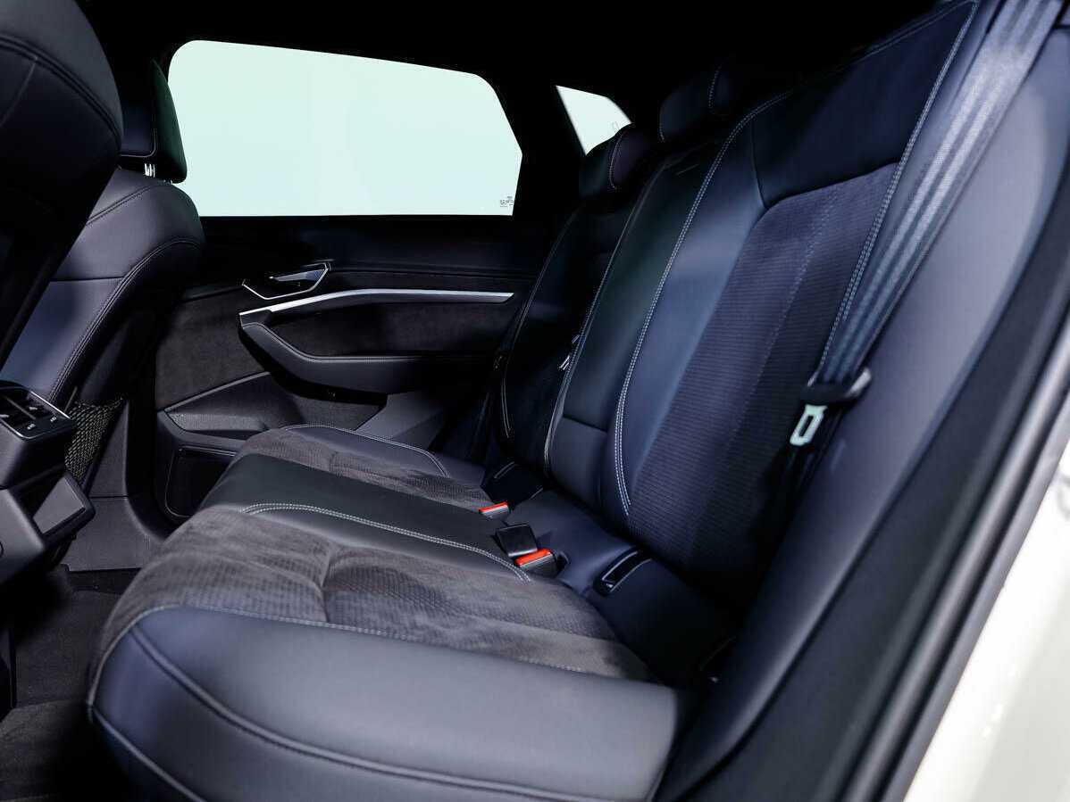 Купить Audi e-tron 50, 2021, 32 902 км, фото №14
