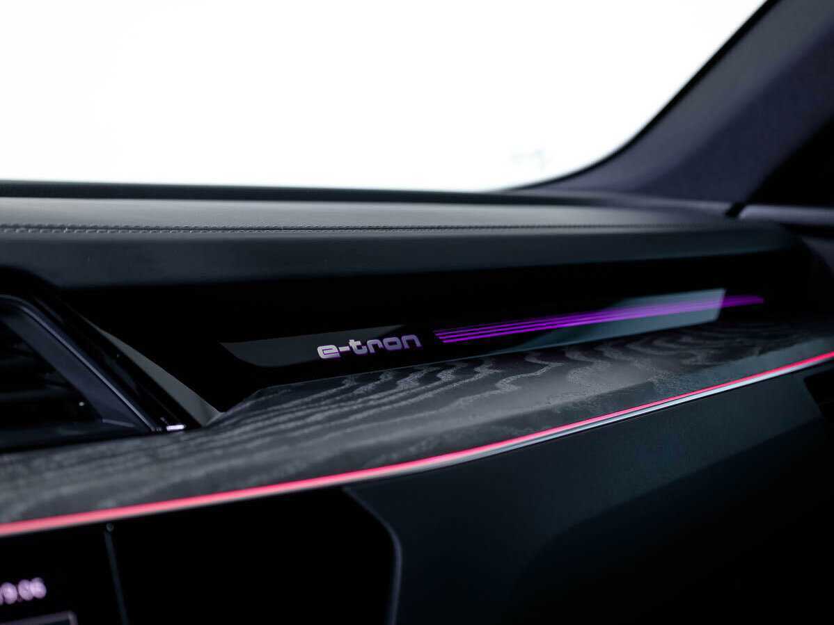 Купить Audi e-tron 50, 2021, 32 902 км, фото №19