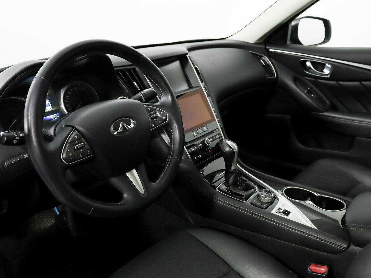 Купить Infiniti Q50, 2015, 97 313 км, фото №9