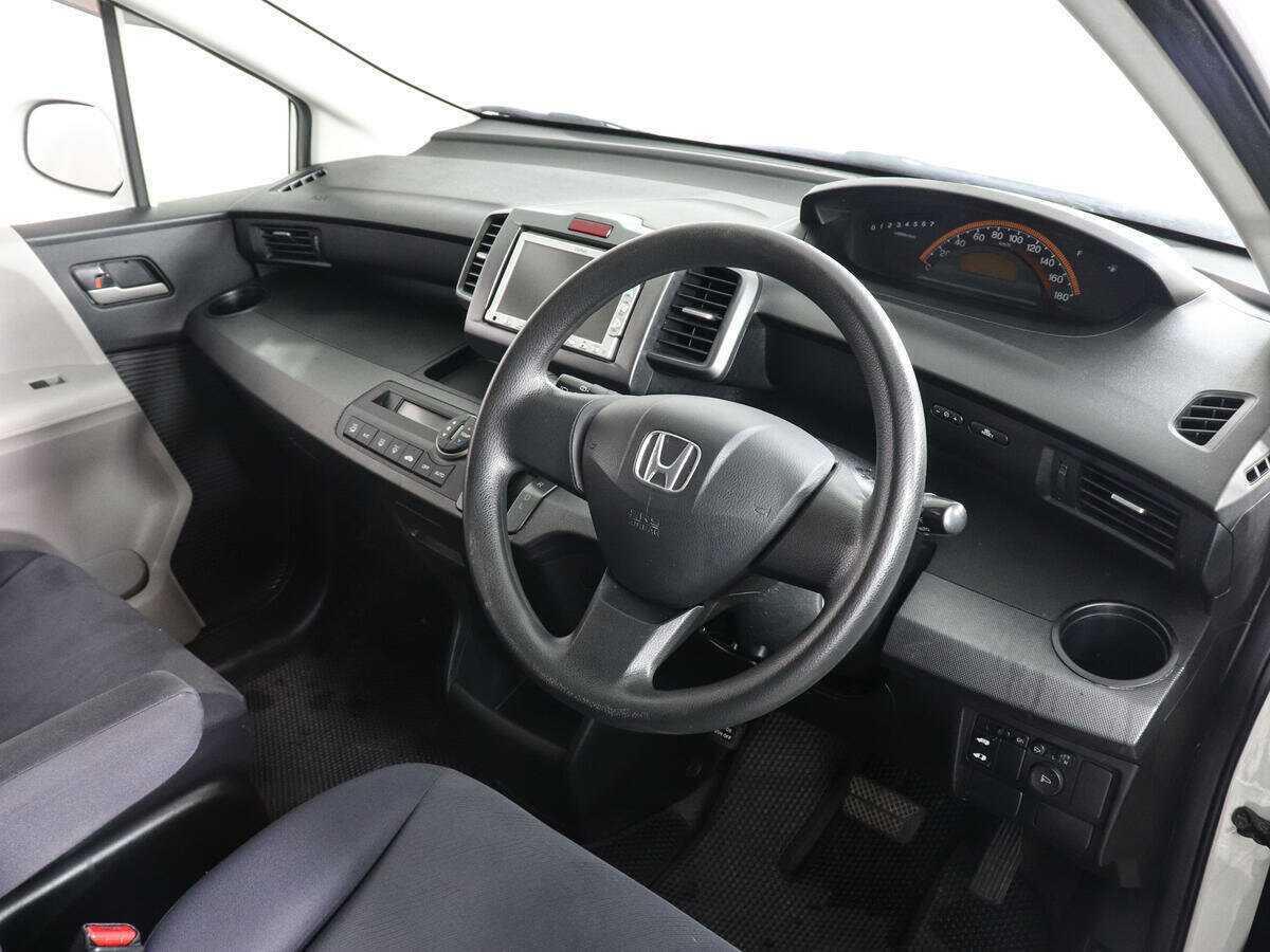 Купить Honda Freed, 2009, 103 727 км, фото №7