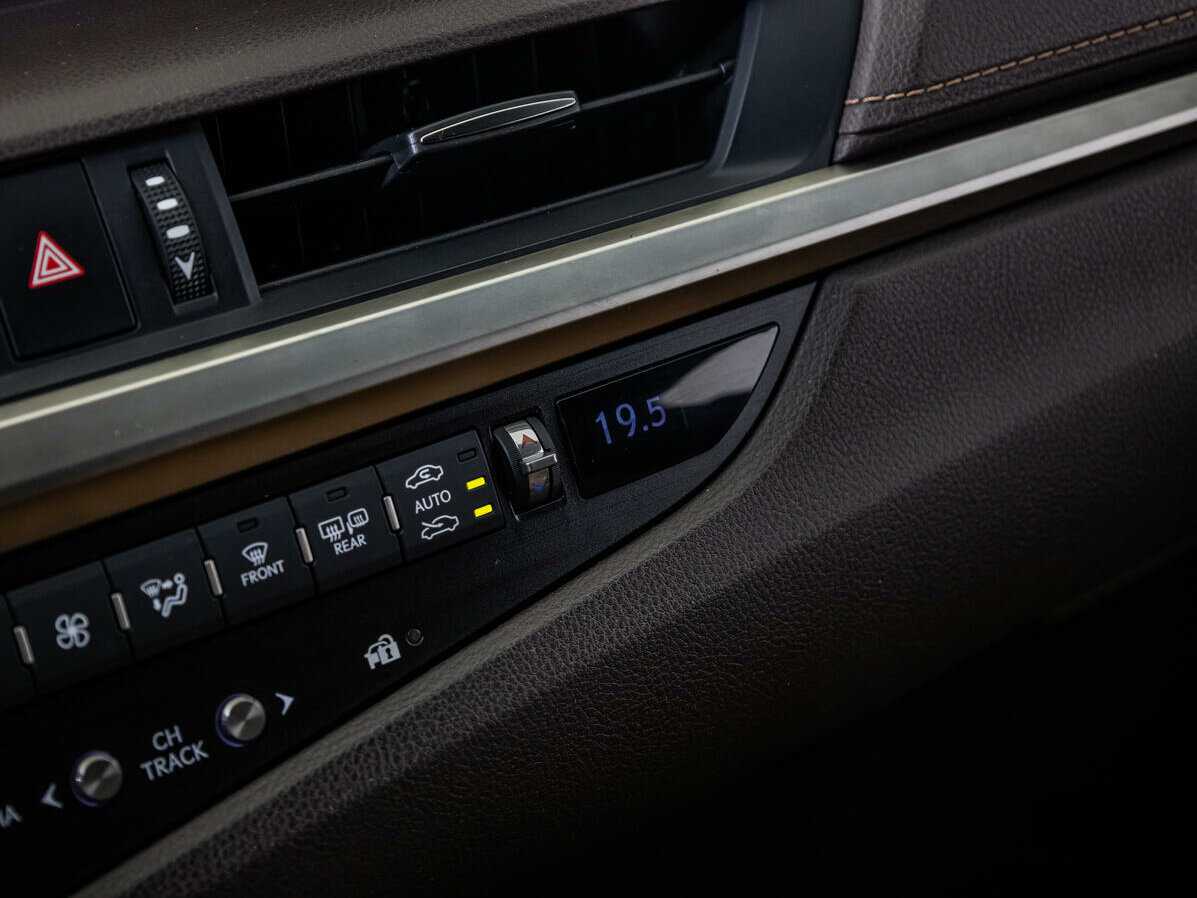 Купить Lexus ES 250, 2019, 77 931 км, фото №22