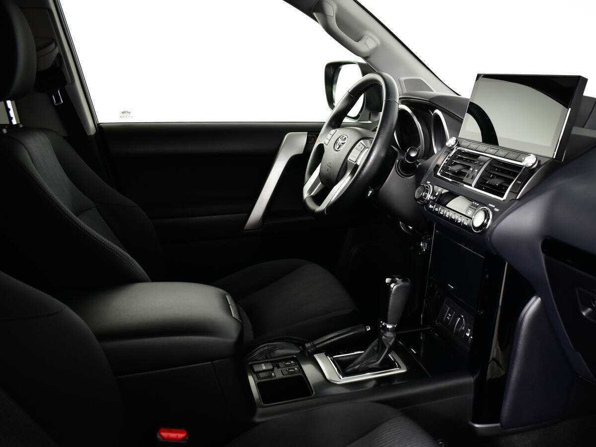 Купить Toyota Land Cruiser Prado, 2017, 147 257 км, фото №9