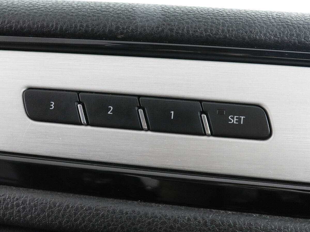 Купить Volkswagen Touareg, 2017, 209 541 км, фото №11