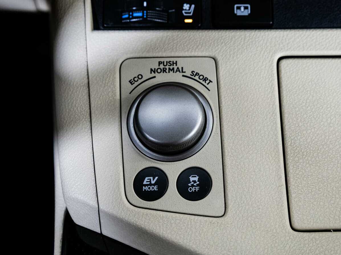 Купить Lexus ES 300h, 2014, 360 841 км, фото №15