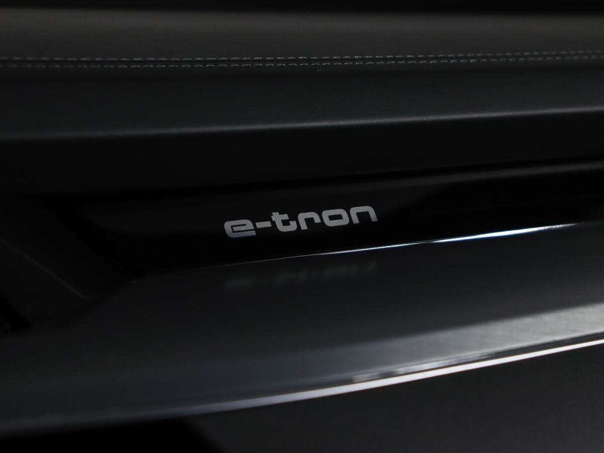 Купить Audi e-tron 55, 2020, 59 218 км, фото №29