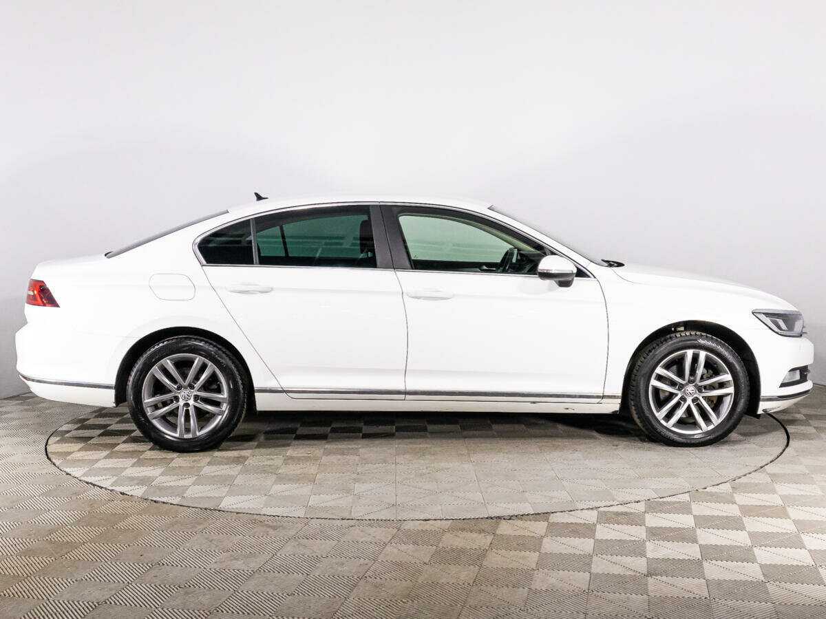 Купить Volkswagen Passat DSG7, 2017, 210 270 км, фото №4