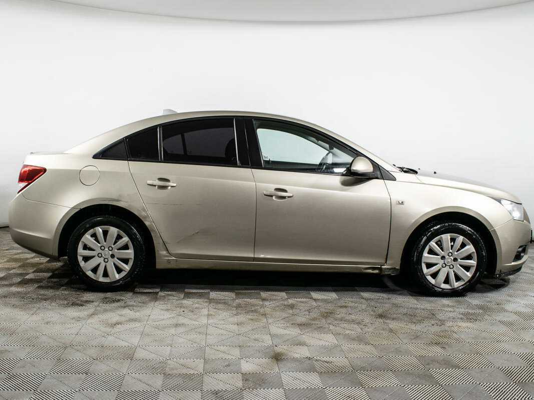 Купить Chevrolet Cruze, 2010, 203 629 км, фото №4