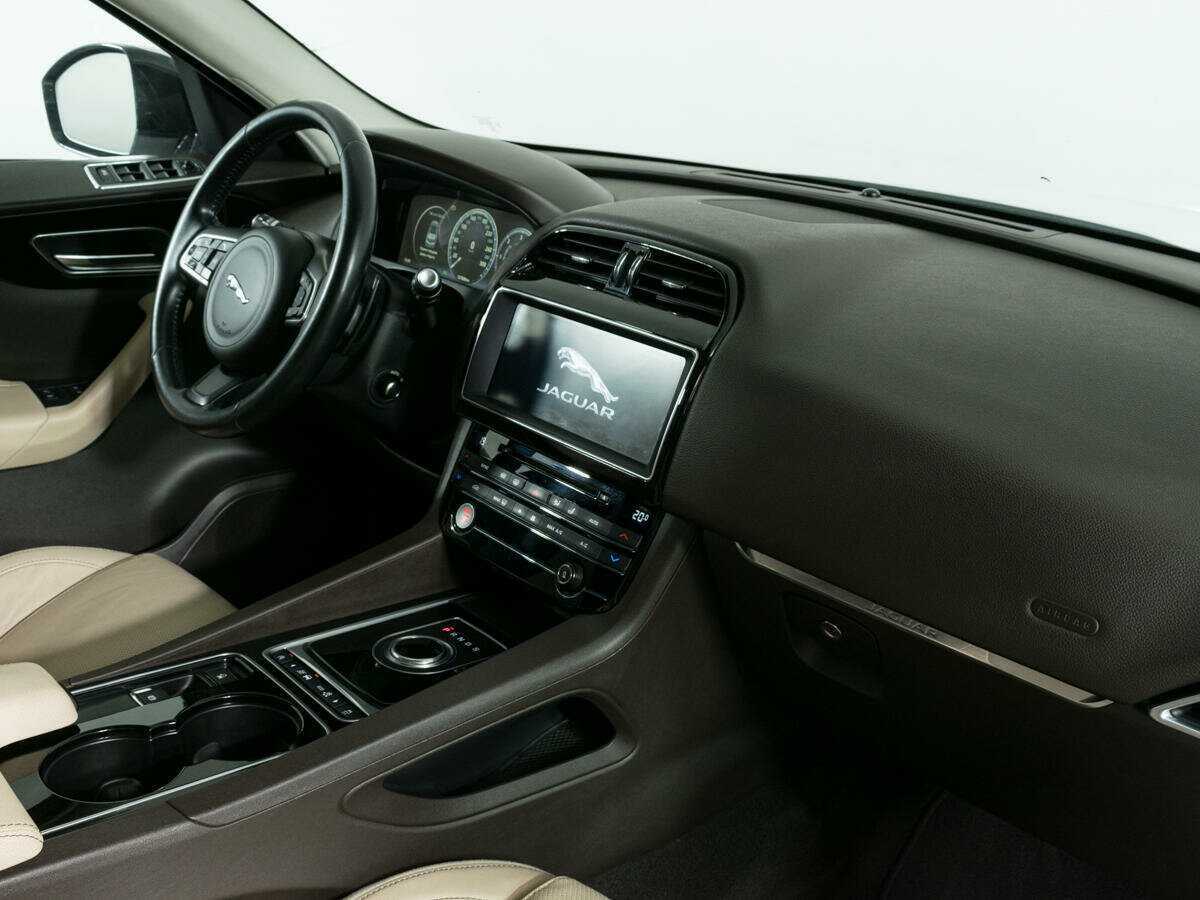 Купить Jaguar F-Pace, 2016, 137 000 км, фото №9