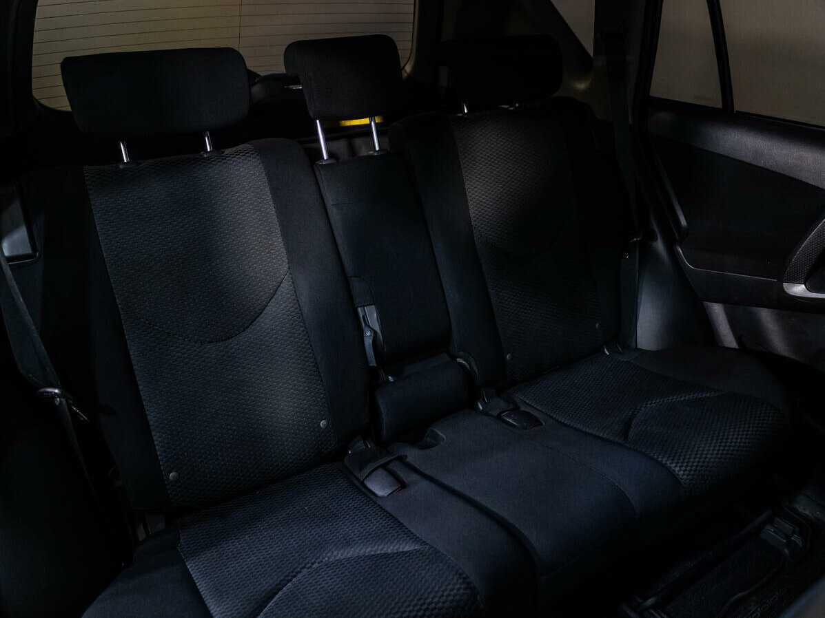 Купить Toyota RAV4, 2011, 200 320 км, фото №9