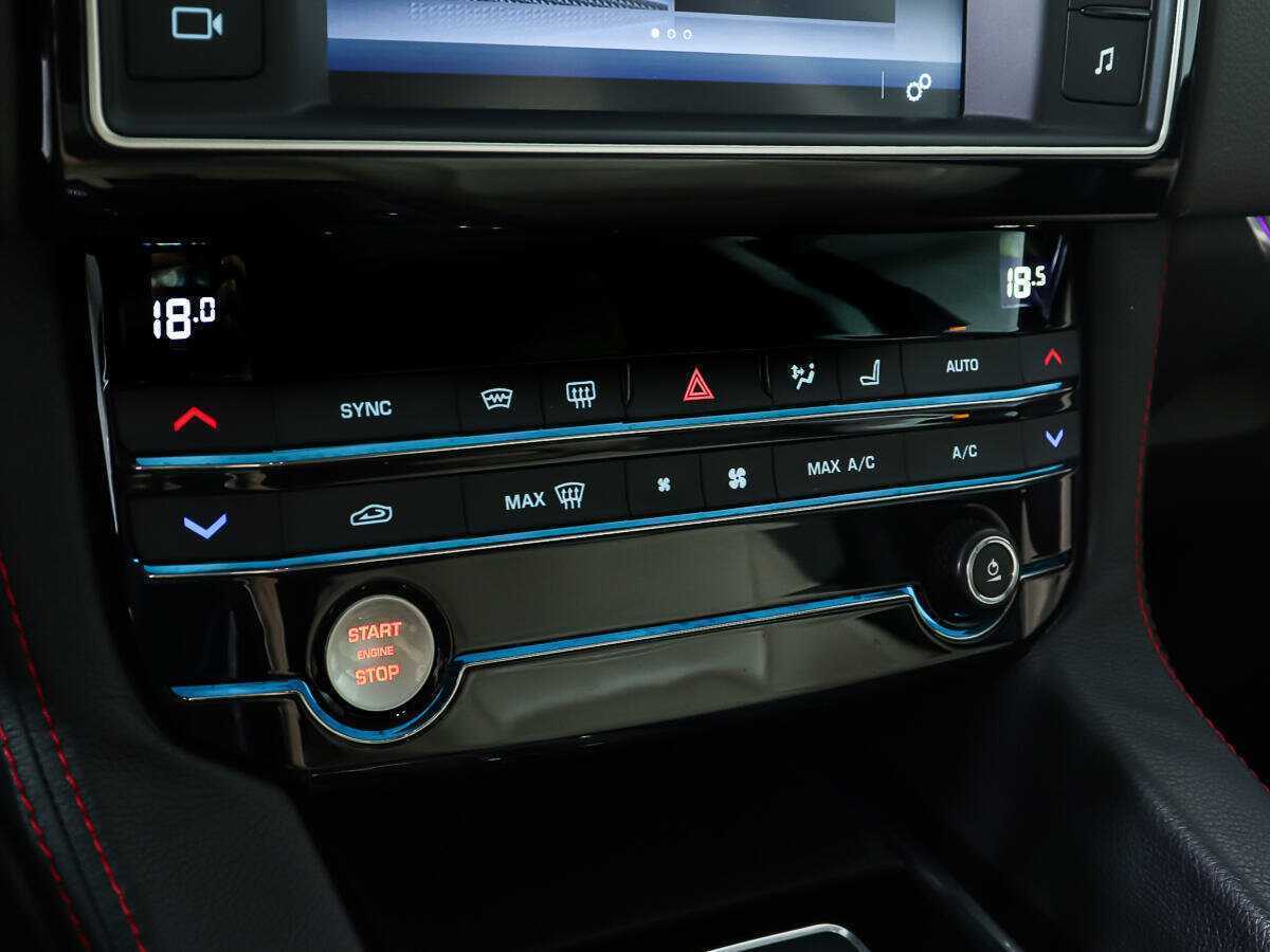 Купить Jaguar F-Pace, 2017, 104 937 км, фото №19