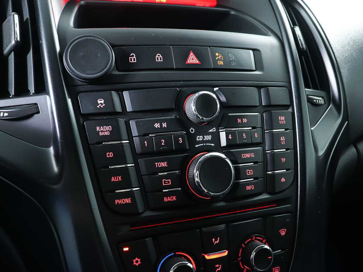 Купить Opel Astra, 2011, 237 342 км, фото №17