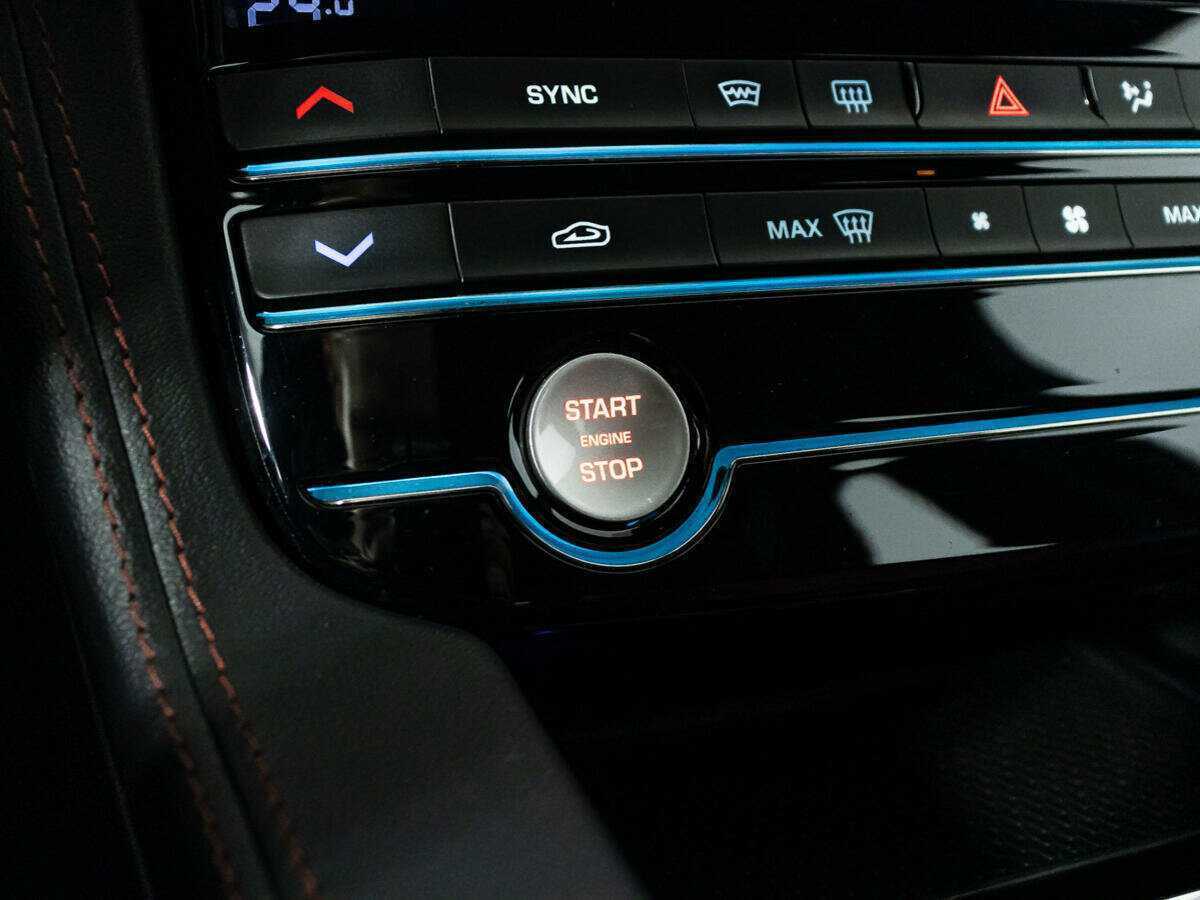 Купить Jaguar F-Pace, 2017, 83 223 км, фото №18