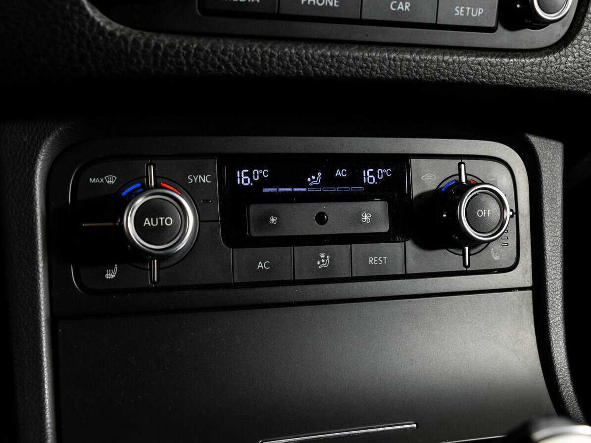 Купить Volkswagen Touareg, 2011, 215 220 км, фото №16