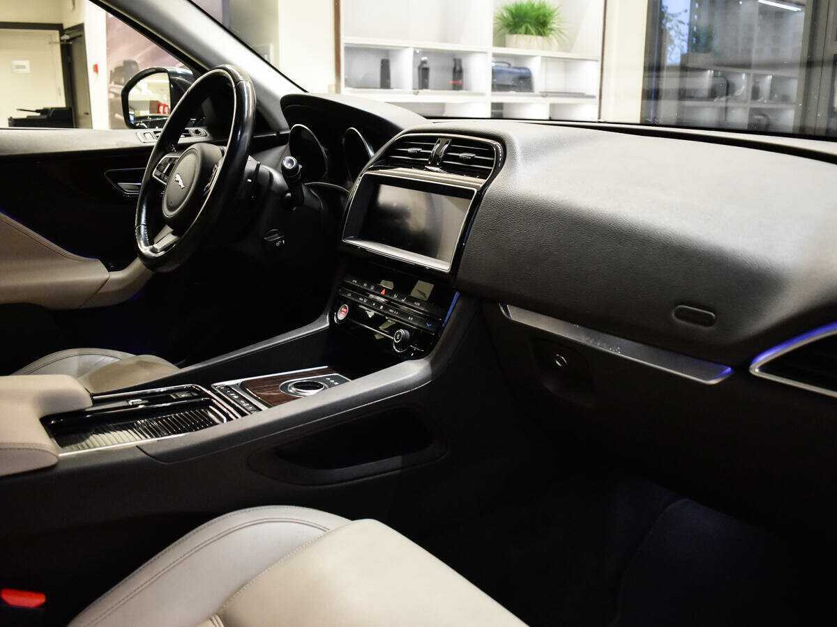 Купить Jaguar F-Pace, 2016, 119 374 км, фото №6