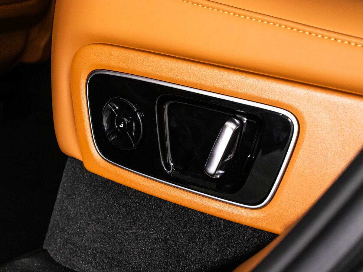 Купить LiXiang L7 42.8 kWh, 2024, 5 744 км, фото №19