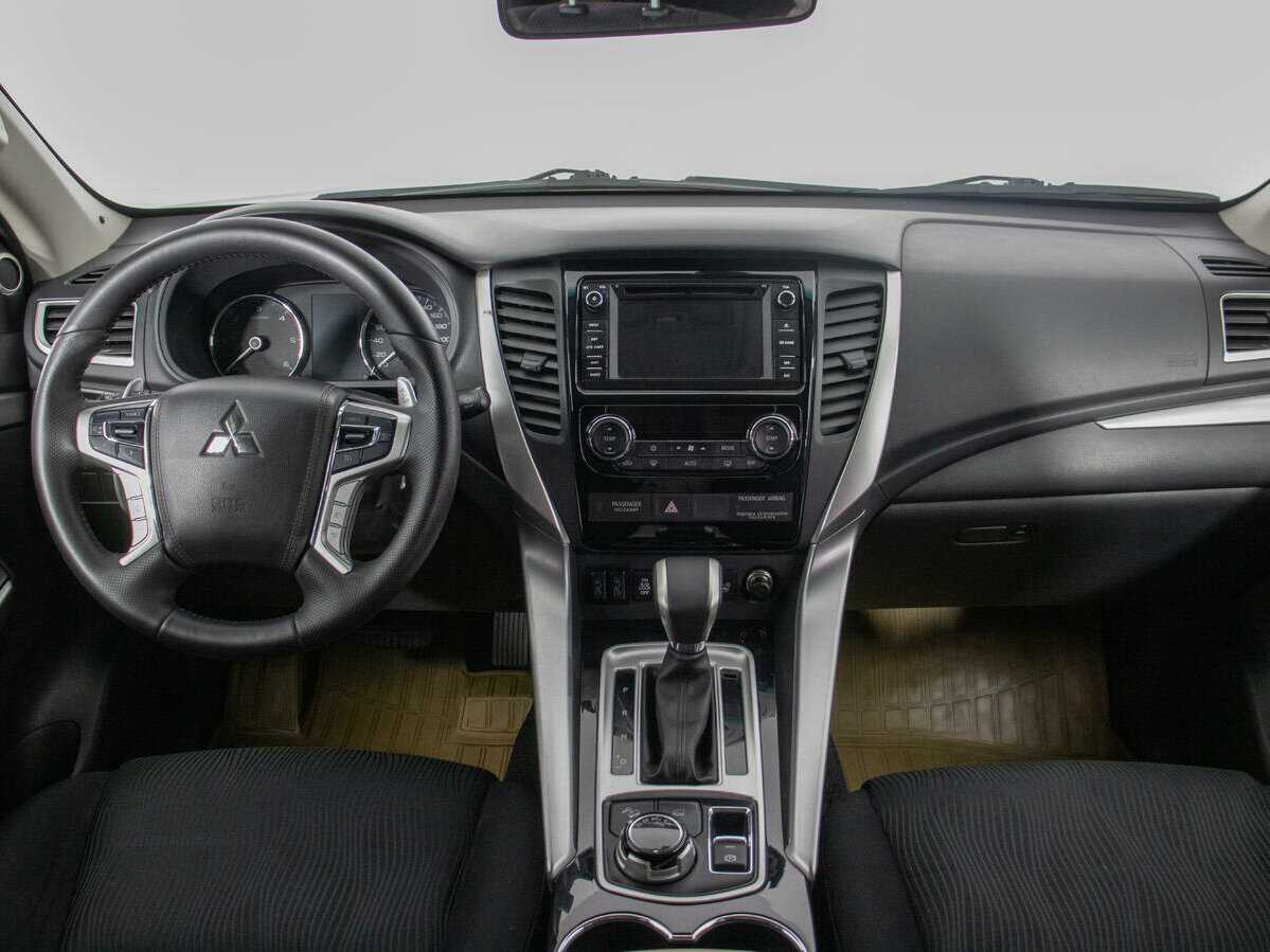 Купить Mitsubishi Pajero Sport, 2017, 100 400 км, фото №14