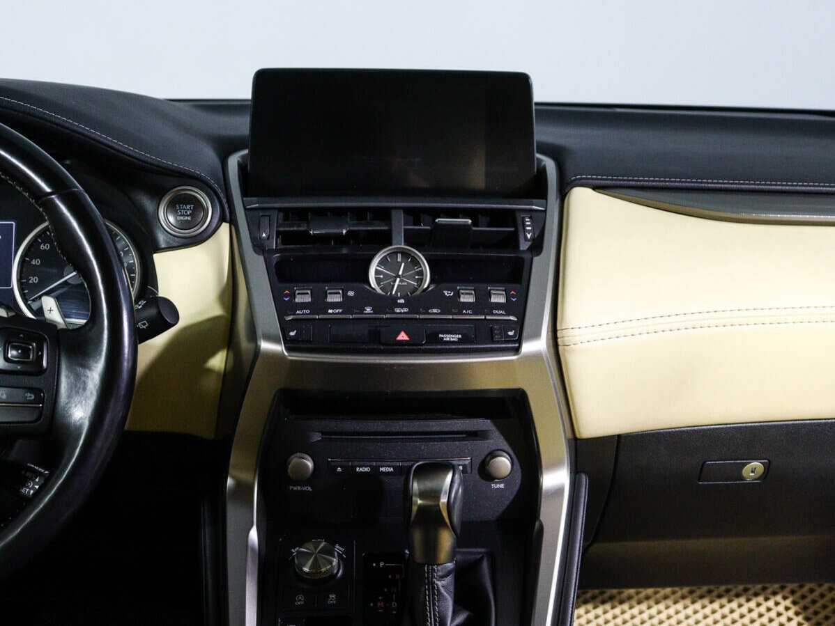 Купить Lexus NX 200, 2017, 73 890 км, фото №11