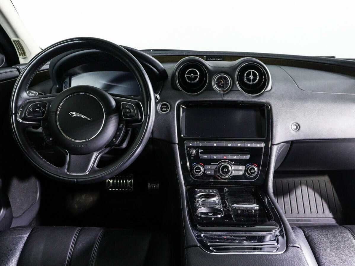 Купить Jaguar XJ SWB, 2018, 60 618 км, фото №12