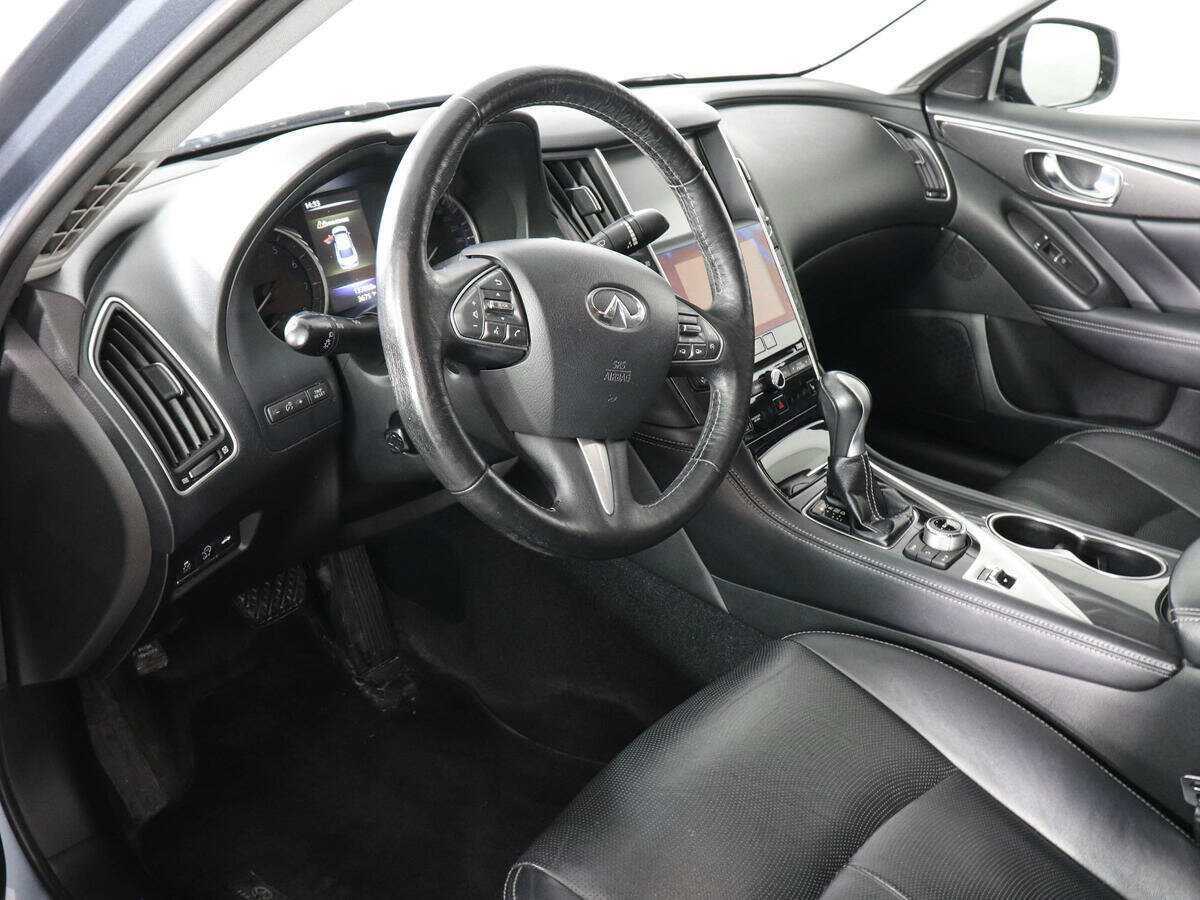 Купить Infiniti Q50, 2016, 133 885 км, фото №9