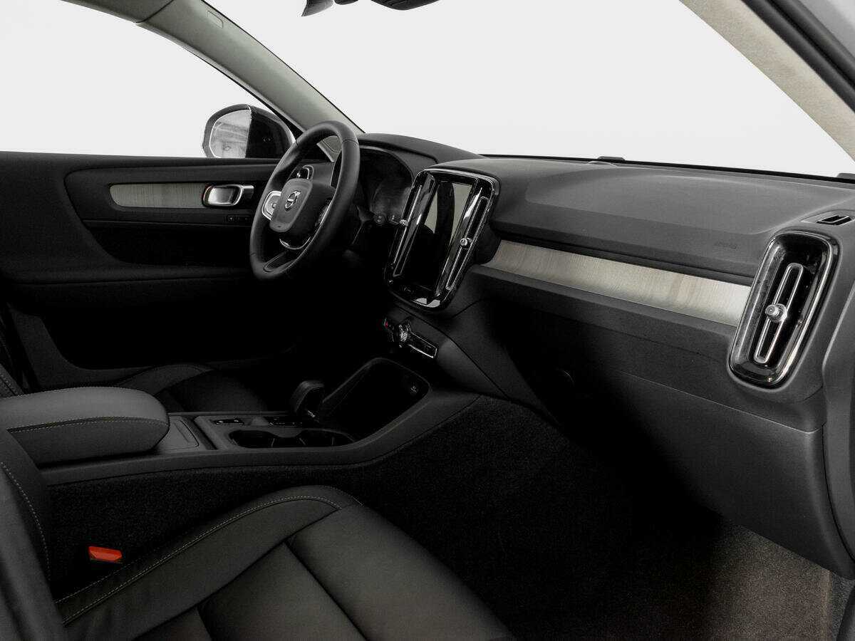 Купить Volvo XC40, 2023, 1 400 км, фото №7