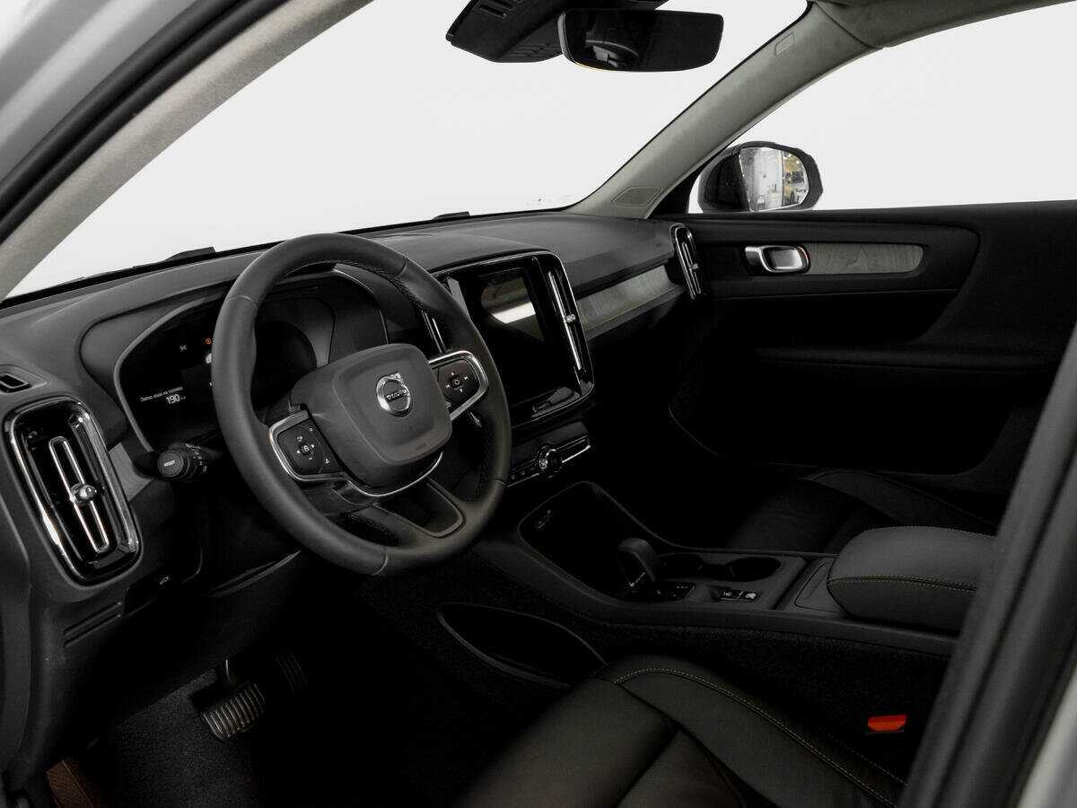 Купить Volvo XC40, 2023, 1 400 км, фото №13