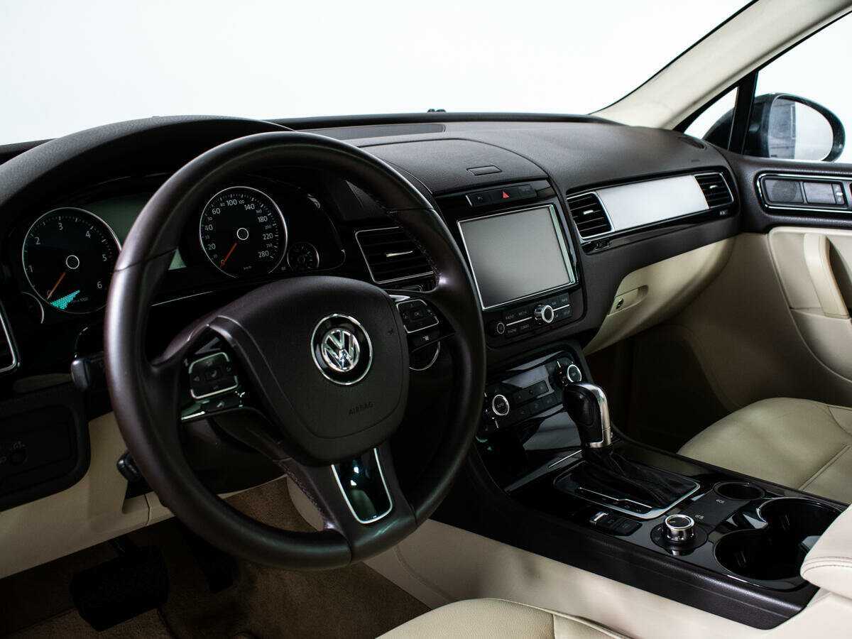 Купить Volkswagen Touareg, 2010, 230 000 км, фото №11