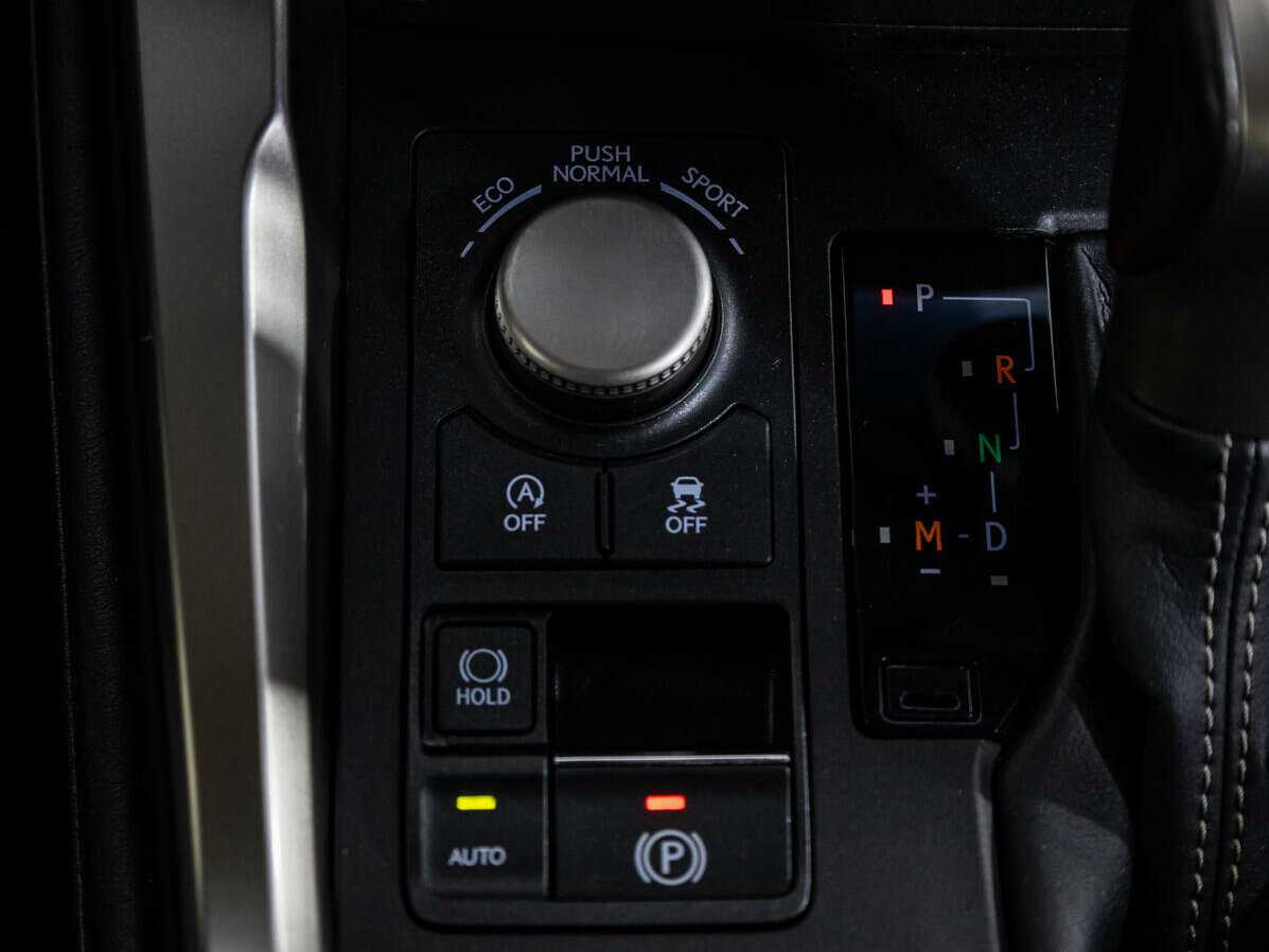 Купить Lexus NX 200, 2015, 148 118 км, фото №13