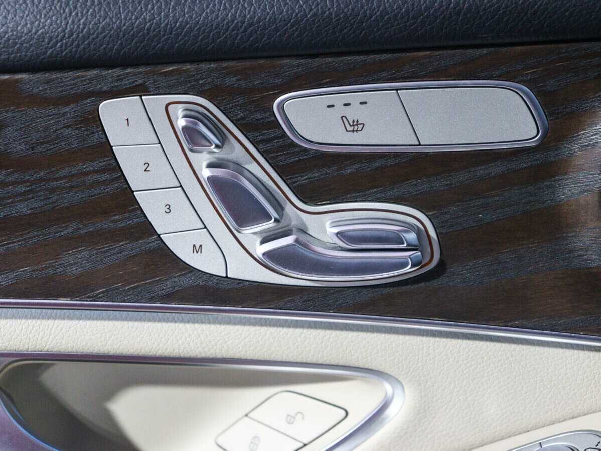 Купить Mercedes-Benz GLC Coupe 300, 2017, 61 350 км, фото №19