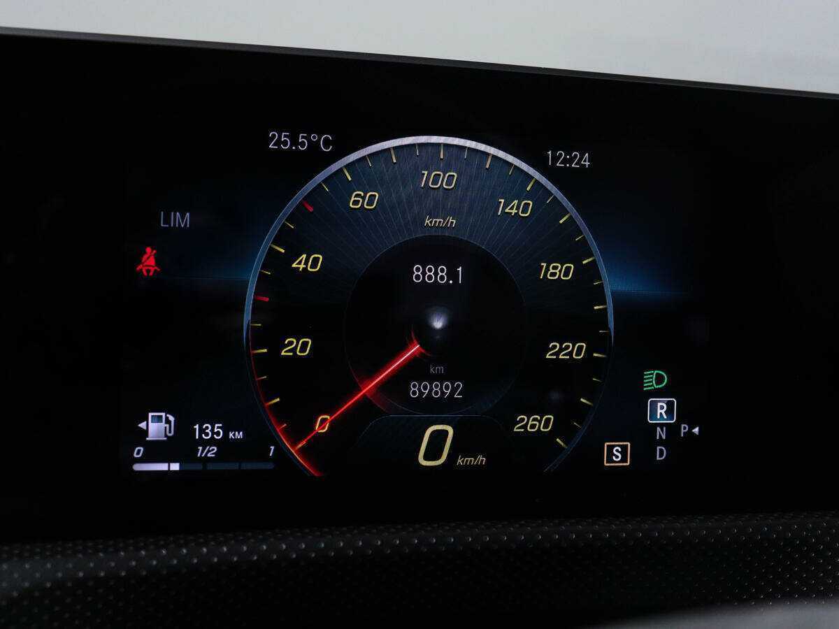 Купить Mercedes-Benz CLA 200, 2019, 89 892 км, фото №11