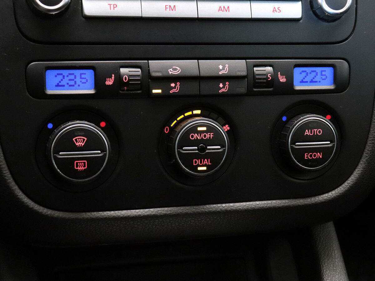 Купить Volkswagen Golf, 2007, 77 651 км, фото №13