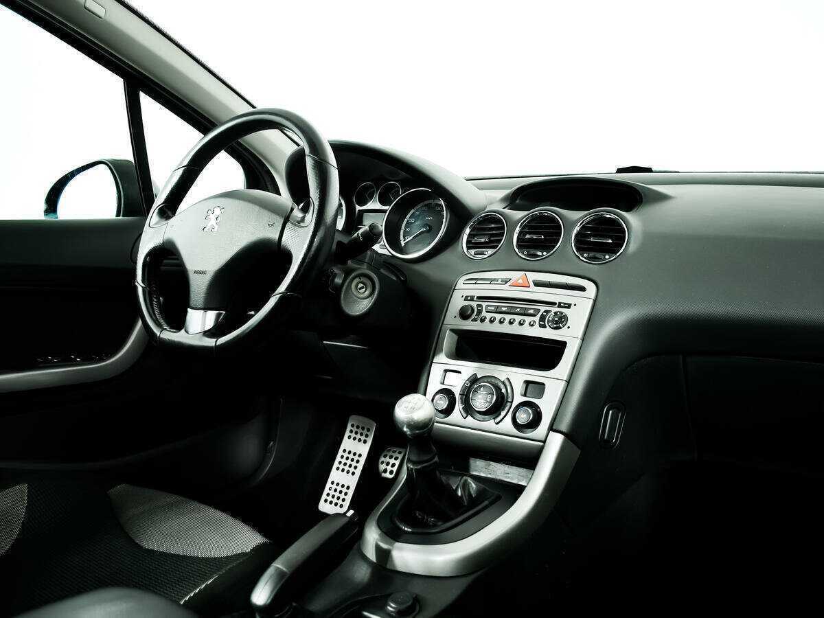 Купить Peugeot 308, 2010, 219 176 км, фото №9