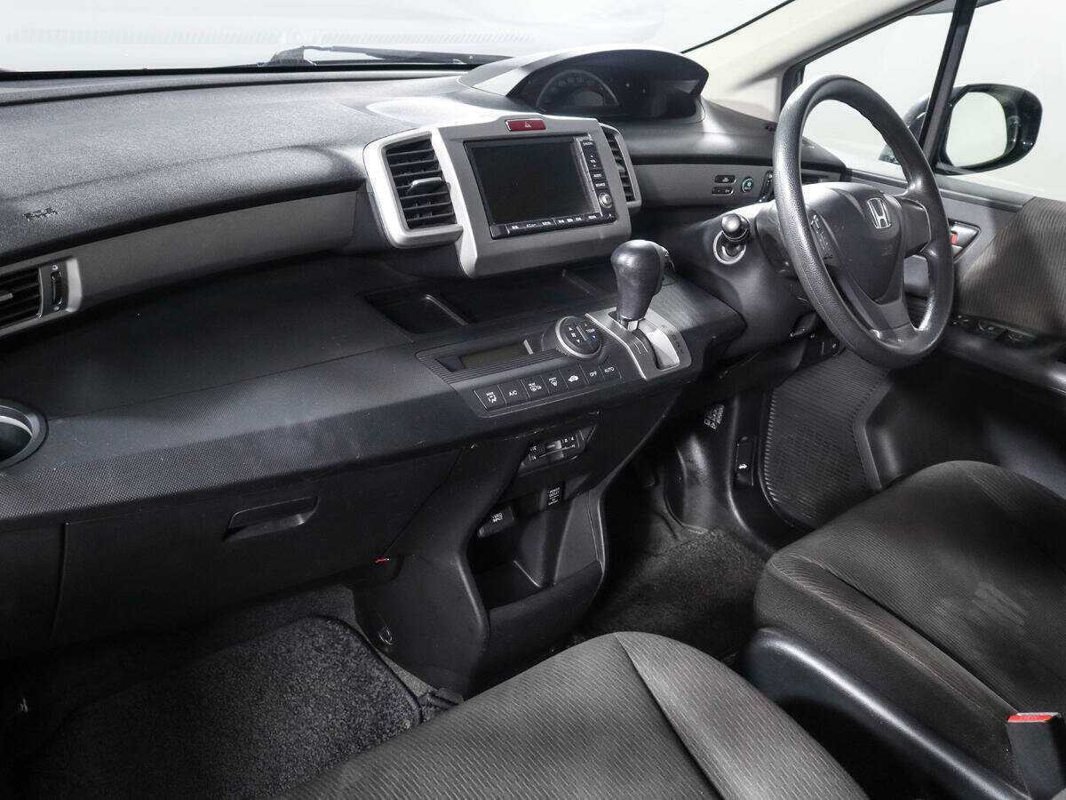 Купить Honda Freed, 2011, 160 000 км, фото №9