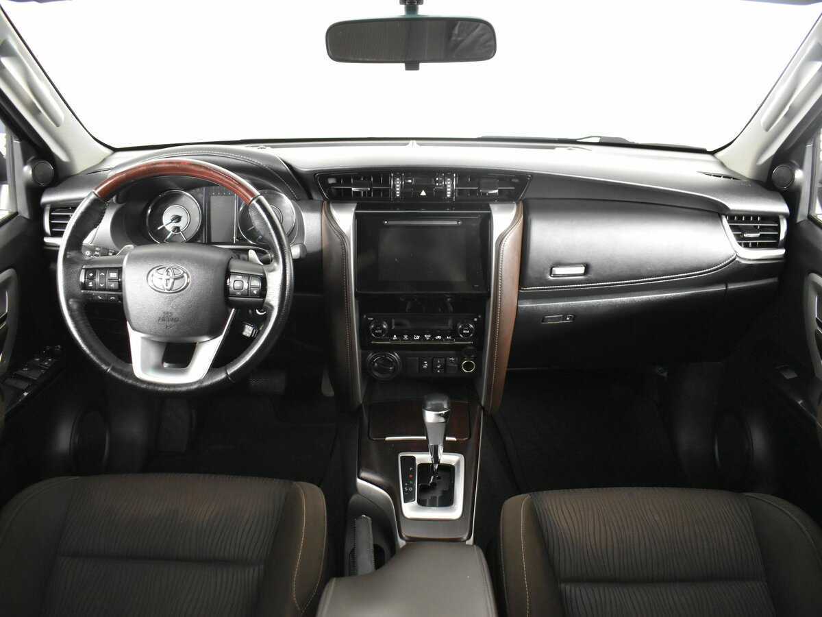 Купить Toyota Fortuner, 2020, 120 450 км, фото №10